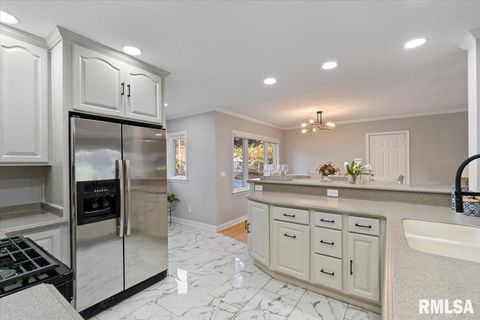 Tiny photo for 1 KENWOOD Avenue, Davenport, IA 52803 (MLS # QC4269387)