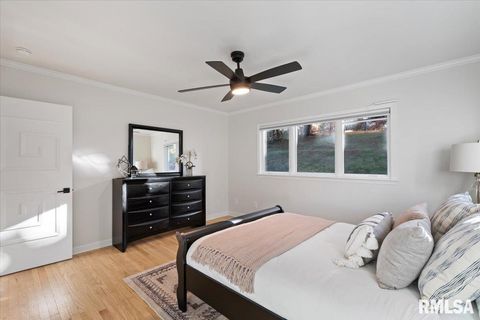 Tiny photo for 1 KENWOOD Avenue, Davenport, IA 52803 (MLS # QC4269387)