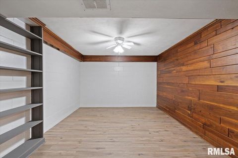 Tiny photo for 1 KENWOOD Avenue, Davenport, IA 52803 (MLS # QC4269387)