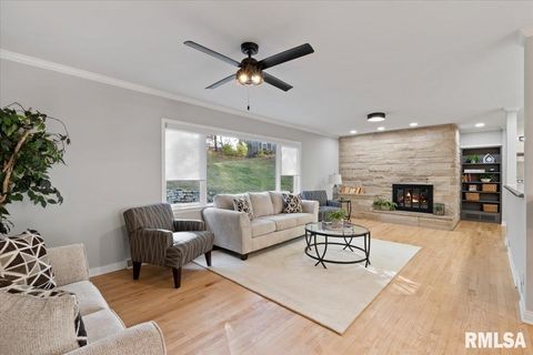 Tiny photo for 1 KENWOOD Avenue, Davenport, IA 52803 (MLS # QC4269387)