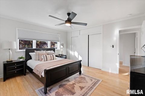 Tiny photo for 1 KENWOOD Avenue, Davenport, IA 52803 (MLS # QC4269387)