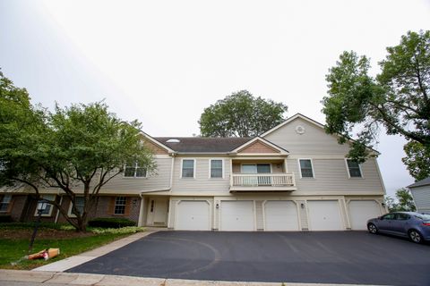 Townhouse in Mundelein IL 1226 Ballantrae Place.jpg