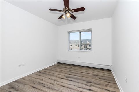 Tiny photo for 831 Mcintosh Court #208, Prospect Heights, IL 60070 (MLS # 12594553)