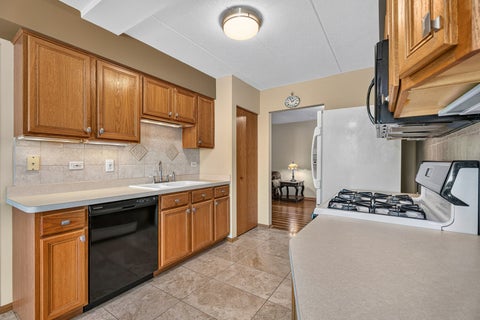 Tiny photo for 6845 Forestview Drive #2D, Oak Forest, IL 60452 (MLS # 12086913)