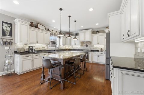 Tiny photo for 40W898 Fox Creek Drive, St. Charles, IL 60175 (MLS # 12604473)