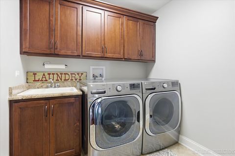 Tiny photo for 40W898 Fox Creek Drive, St. Charles, IL 60175 (MLS # 12604473)