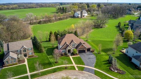 Tiny photo for 40W898 Fox Creek Drive, St. Charles, IL 60175 (MLS # 12604473)