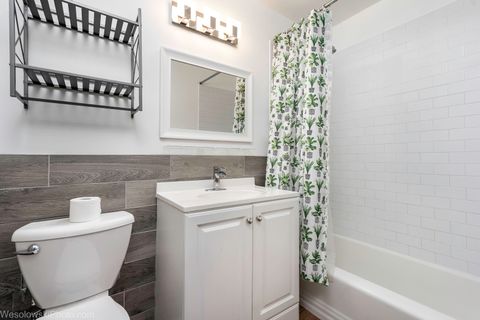 Tiny photo for 6301 N Sheridan Road #6C, Chicago, IL 60660 (MLS # 12567898)