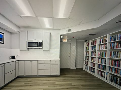 Tiny photo for 6301 N Sheridan Road #6C, Chicago, IL 60660 (MLS # 12567898)