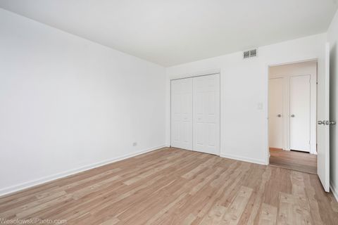 Tiny photo for 6301 N Sheridan Road #6C, Chicago, IL 60660 (MLS # 12567898)