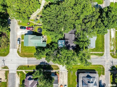 Tiny photo for 416 S MAPLE Street, Salem, IL 62881 (MLS # EB458518)