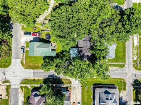 Tiny photo for 416 S MAPLE Street, Salem, IL 62881 (MLS # EB458518)