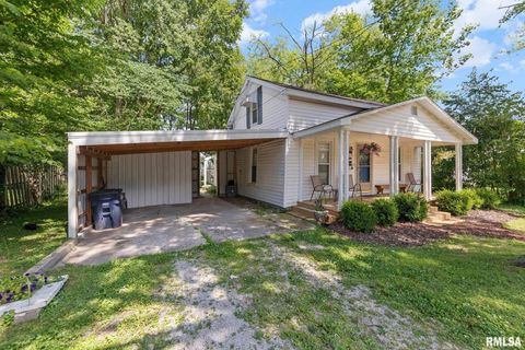 Tiny photo for 416 S MAPLE Street, Salem, IL 62881 (MLS # EB458518)