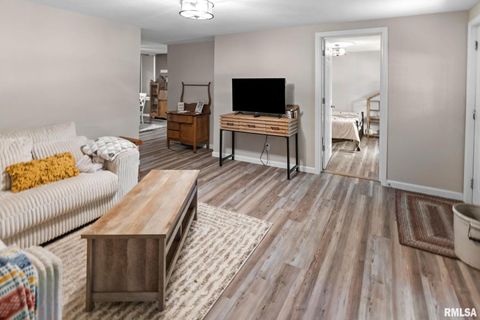 Tiny photo for 416 S MAPLE Street, Salem, IL 62881 (MLS # EB458518)