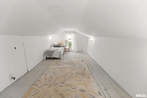 Tiny photo for 416 S MAPLE Street, Salem, IL 62881 (MLS # EB458518)