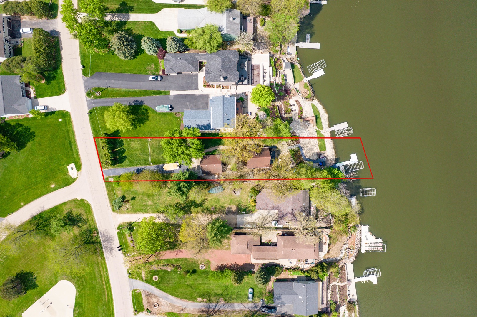 835 Lake Holiday Drive