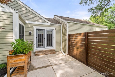 Tiny photo for 215 Chasse Circle, St. Charles, IL 60174 (MLS # 12729132)