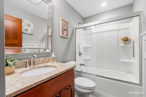 Tiny photo for 215 Chasse Circle, St. Charles, IL 60174 (MLS # 12729132)