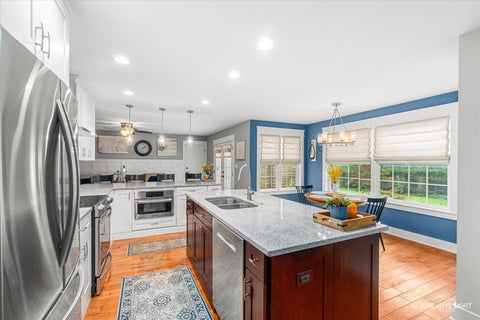 Tiny photo for 215 Chasse Circle, St. Charles, IL 60174 (MLS # 12729132)