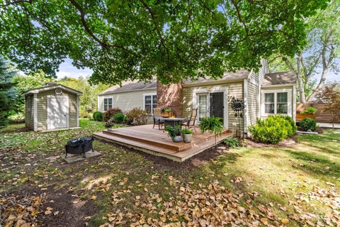Tiny photo for 215 Chasse Circle, St. Charles, IL 60174 (MLS # 12729132)
