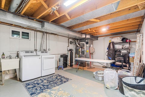 Tiny photo for 215 Chasse Circle, St. Charles, IL 60174 (MLS # 12729132)