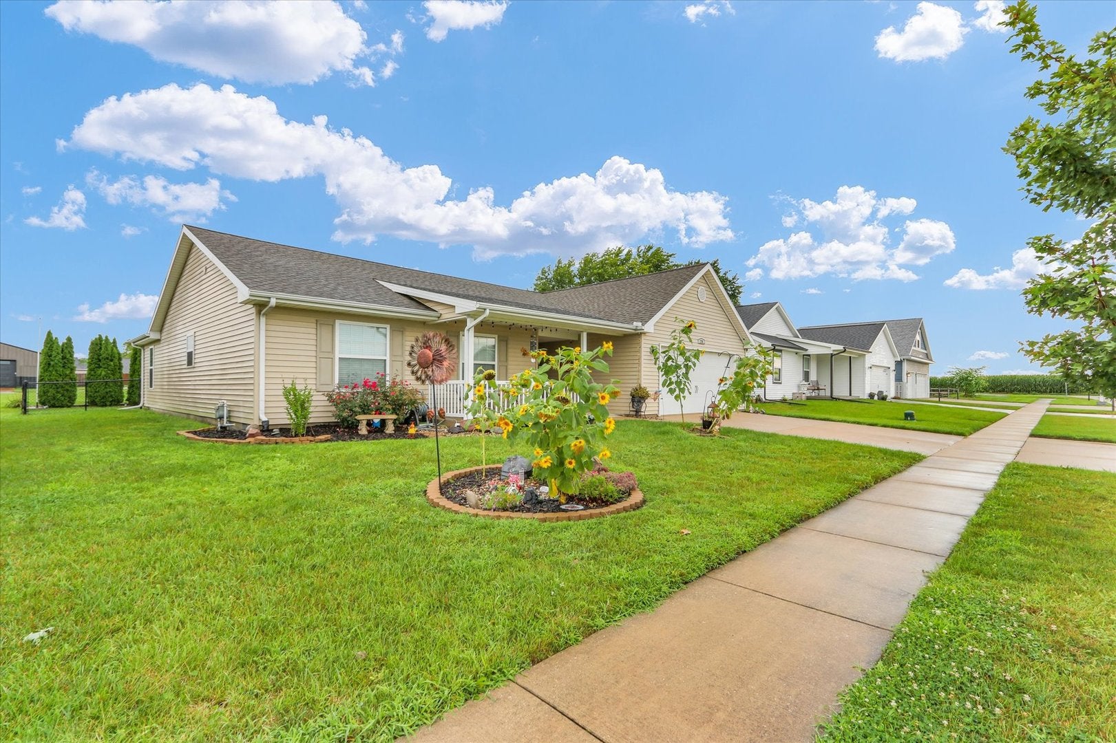 2705 N Skyline Drive