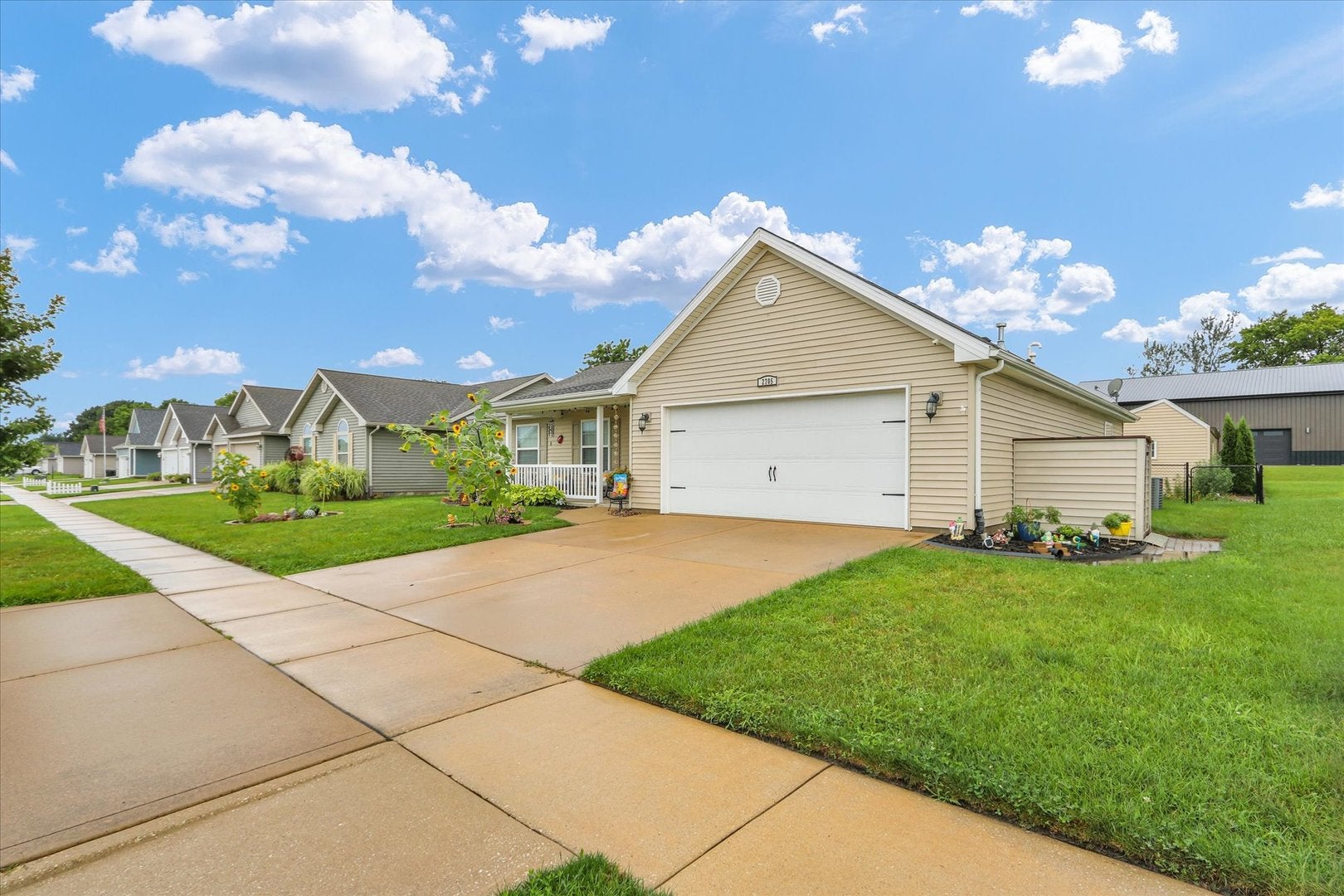 2705 N Skyline Drive