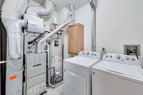 Tiny photo for 1914 Farnsworth Lane #208, Northbrook, IL 60062 (MLS # 12564472)