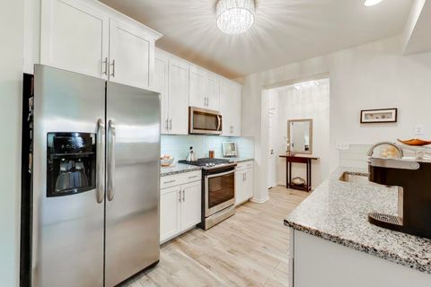 Tiny photo for 1914 Farnsworth Lane #208, Northbrook, IL 60062 (MLS # 12564472)