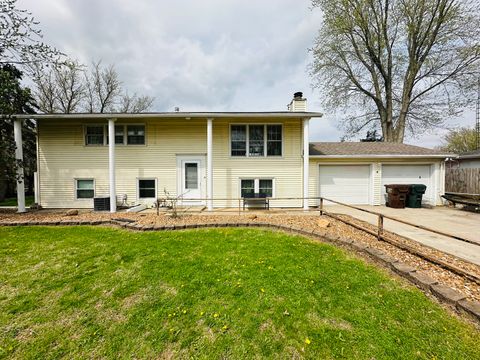 Photo of 3789 E LAKEVIEW Drive, Kankakee, IL 60901 (MLS # 12625792)