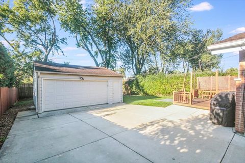 Tiny photo for 265 Drake Lane, Des Plaines, IL 60016 (MLS # 12484260)
