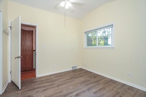 Tiny photo for 265 Drake Lane, Des Plaines, IL 60016 (MLS # 12484260)