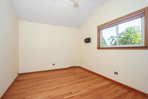 Tiny photo for 265 Drake Lane, Des Plaines, IL 60016 (MLS # 12484260)