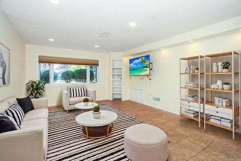 Tiny photo for 265 Drake Lane, Des Plaines, IL 60016 (MLS # 12484260)