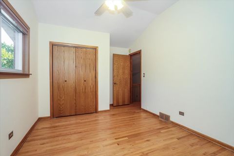 Tiny photo for 265 Drake Lane, Des Plaines, IL 60016 (MLS # 12484260)