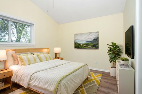 Tiny photo for 265 Drake Lane, Des Plaines, IL 60016 (MLS # 12484260)