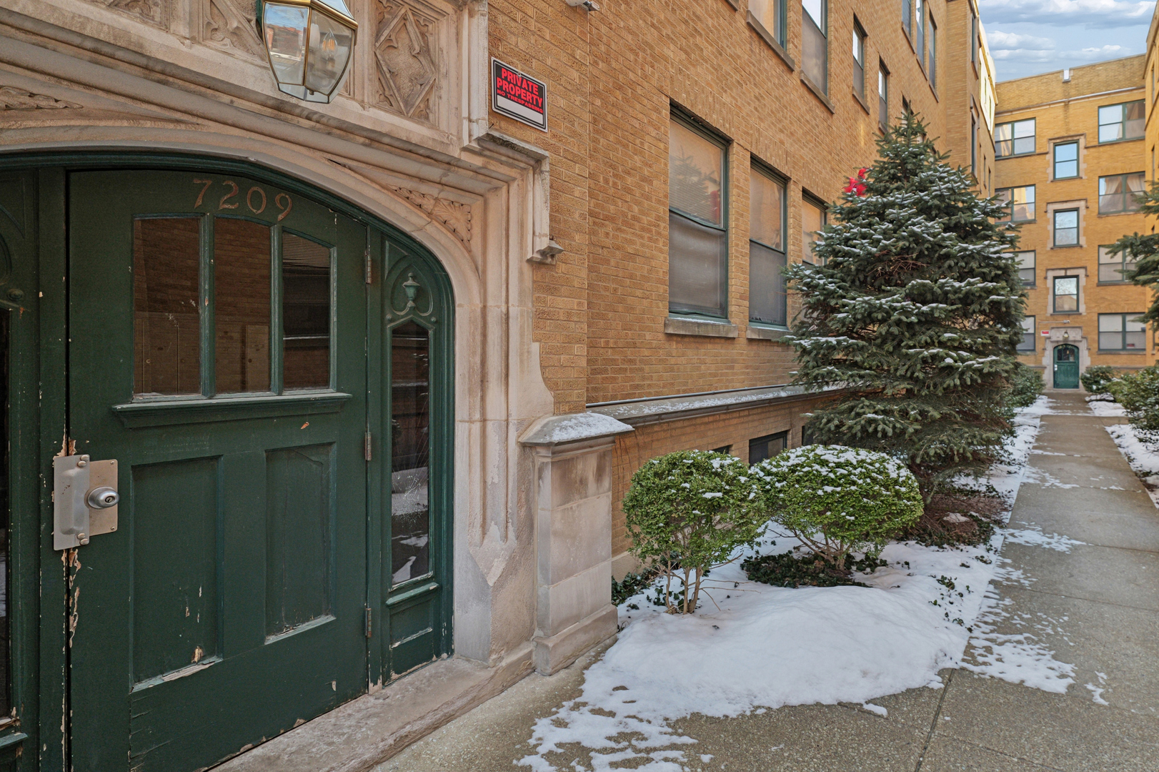 7209 S Yates Boulevard 2B