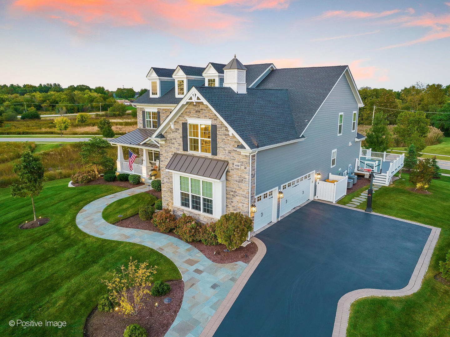 410 JOSLYN Way