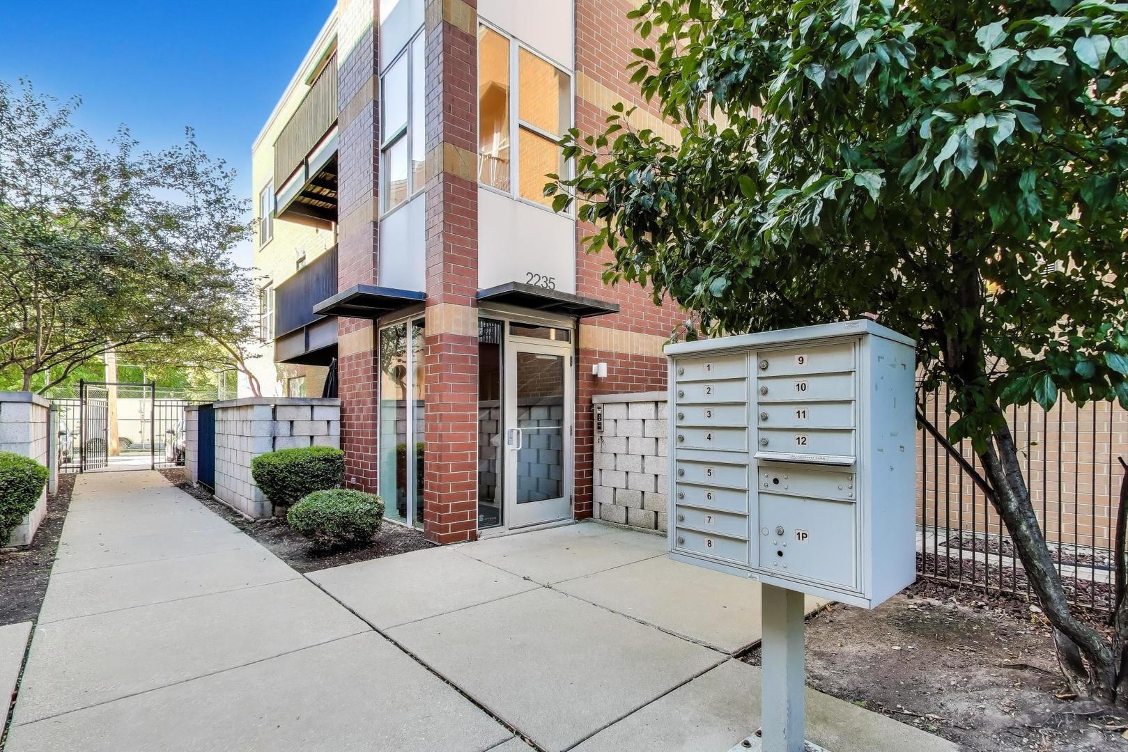 2235 W Maypole Avenue 101