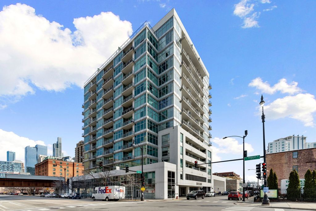 Photo for 50 E 16th Street #1405, Chicago, IL 60616 (MLS # 12453715)