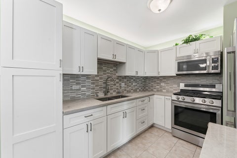 Tiny photo for 815 Leicester Road #217, Elk Grove Village, IL 60007 (MLS # 12754857)