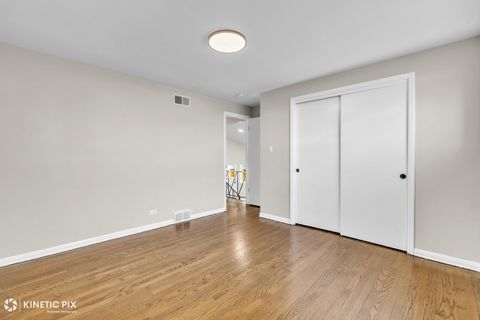 Tiny photo for 11011 W Roosevelt Road, Westchester, IL 60154 (MLS # 12604362)