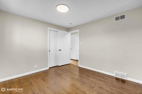 Tiny photo for 11011 W Roosevelt Road, Westchester, IL 60154 (MLS # 12604362)