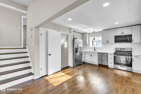 Tiny photo for 11011 W Roosevelt Road, Westchester, IL 60154 (MLS # 12604362)