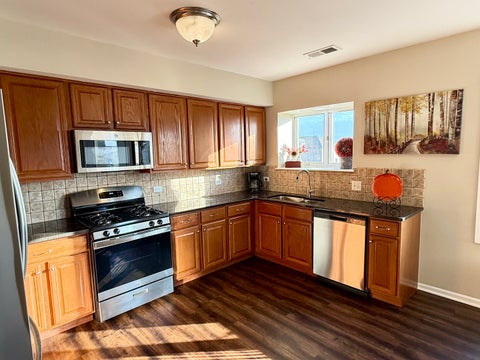 Tiny photo for 11131 Waters Edge Drive #4B, Orland Park, IL 60467 (MLS # 12795552)