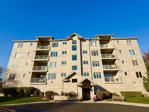 Photo of 11131 Waters Edge Drive #4B, Orland Park, IL 60467 (MLS # 12795552)