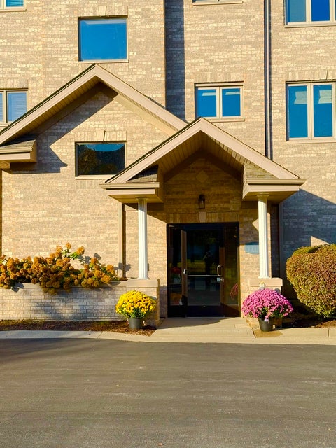 Tiny photo for 11131 Waters Edge Drive #4B, Orland Park, IL 60467 (MLS # 12795552)
