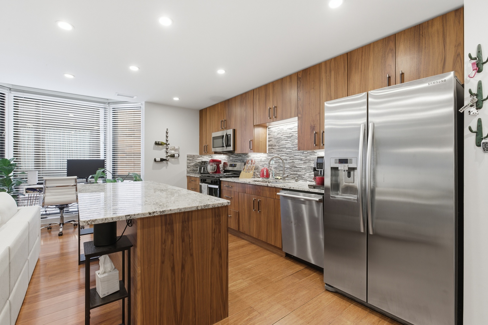 222 S Racine Avenue 402