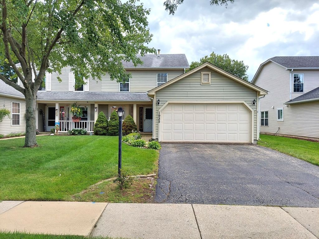 Photo for 1935 APPALOOSA Drive, Naperville, IL 60565 (MLS # 12187294)
