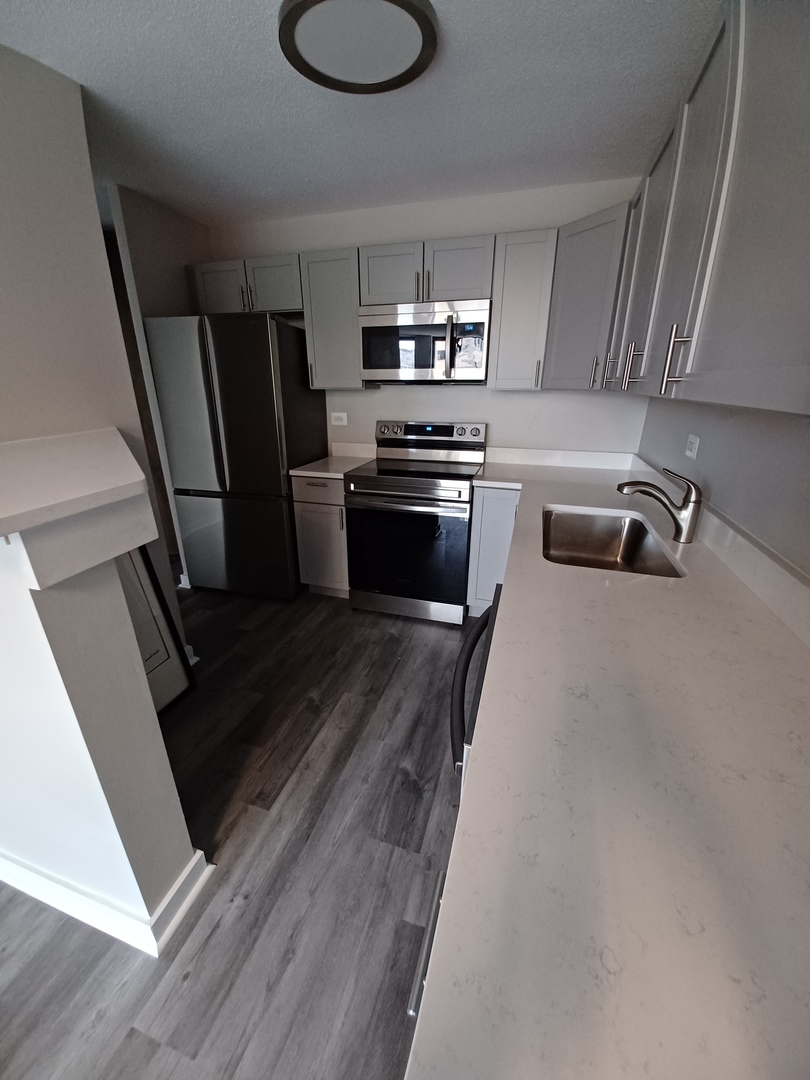 5100 N Marine Drive 9J